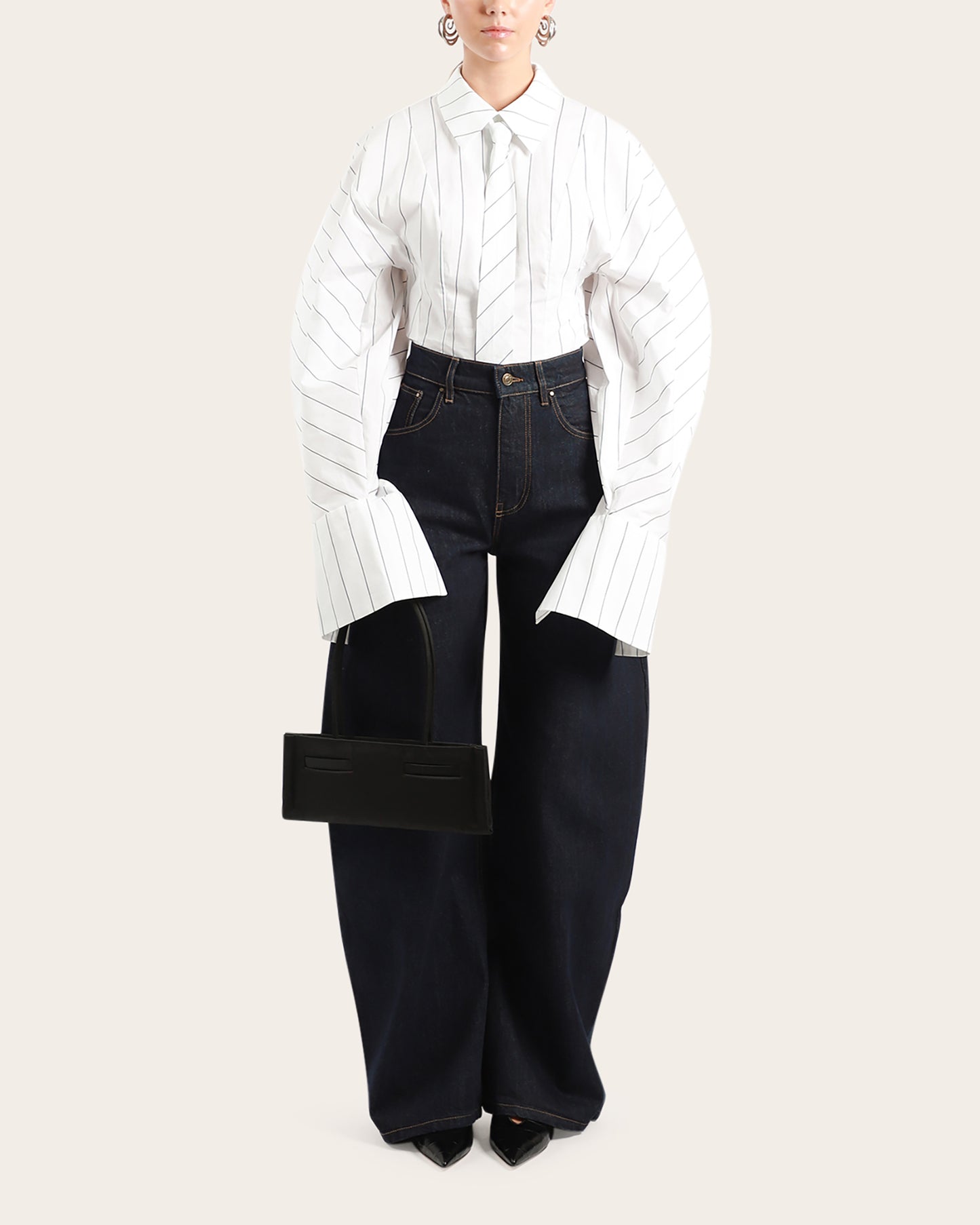 Rounded Rinse Wash Jeans