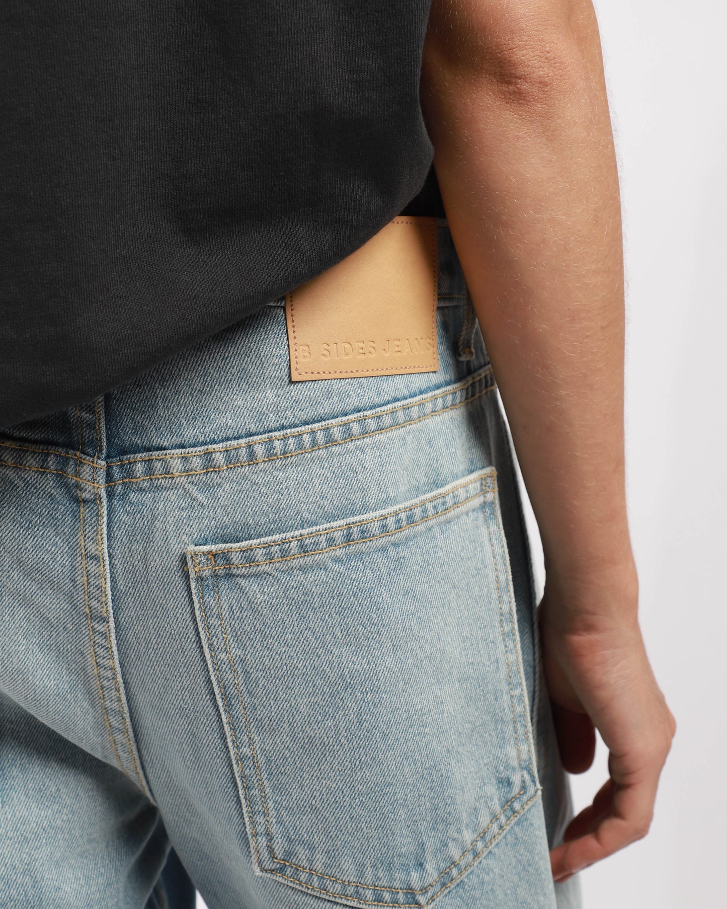 Relaxed Cuffed Lasso Jeans