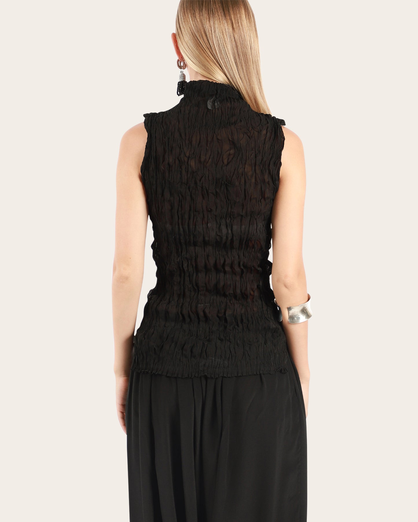 Sleeveless Turtle Neck