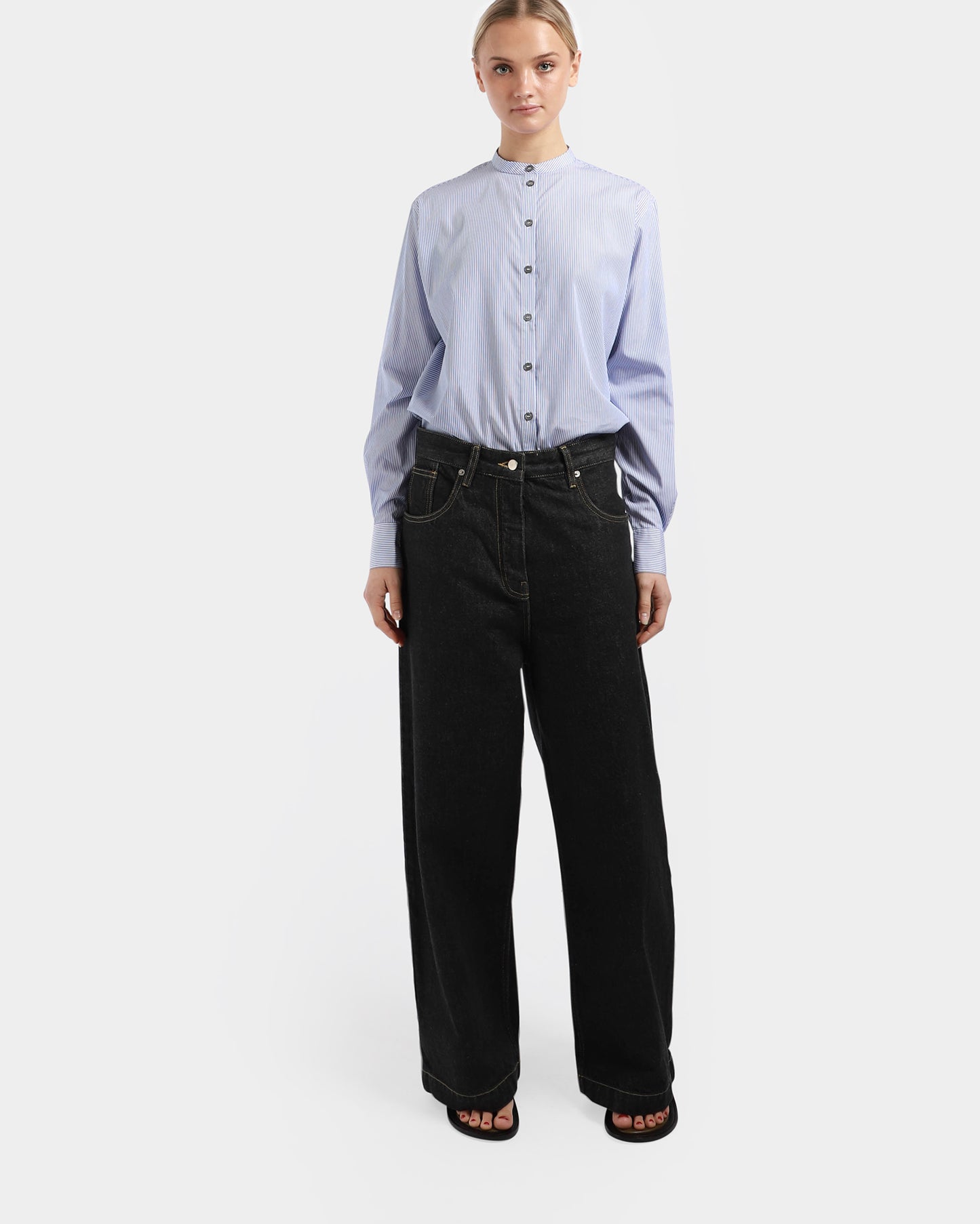 Neive Curved Leg Jeans