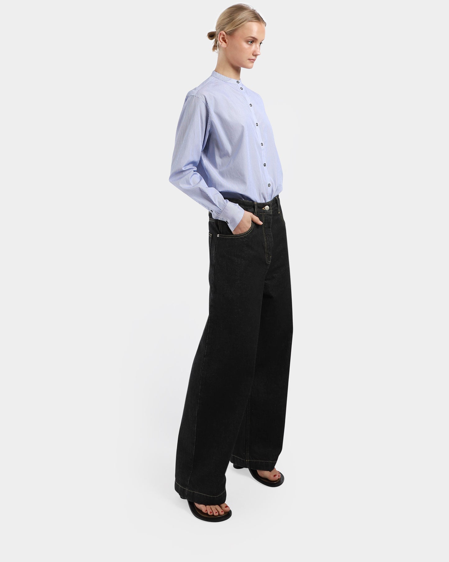 Neive Curved Leg Jeans