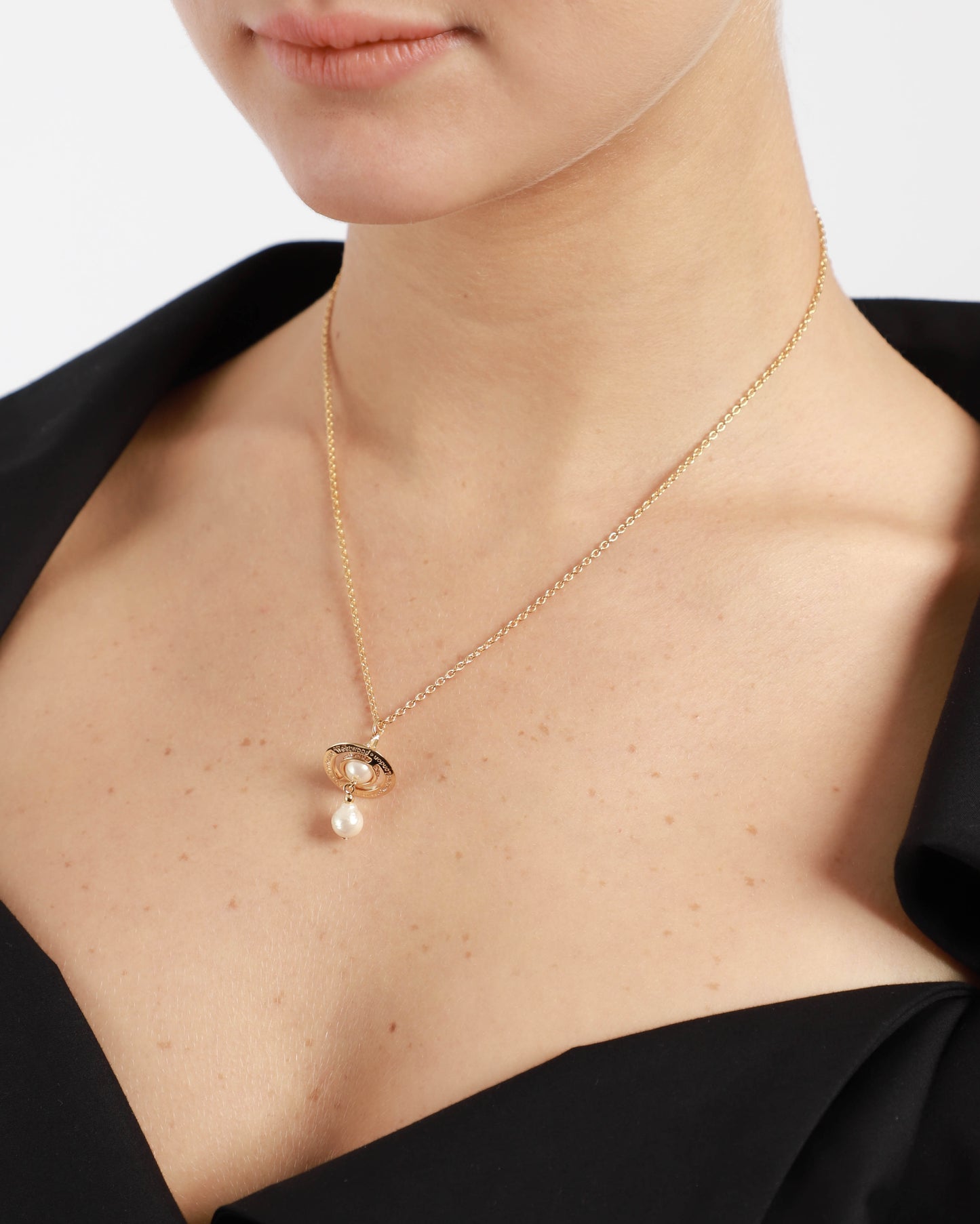 Aleksa Pendant