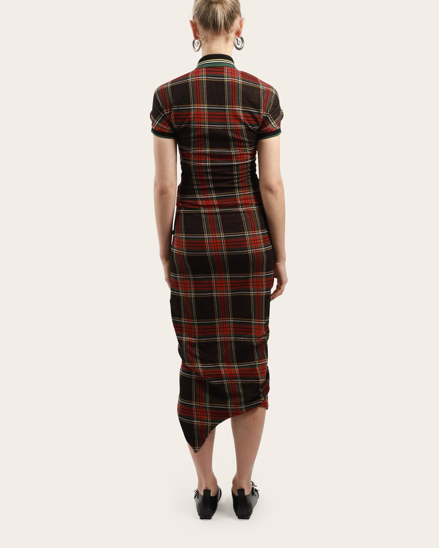 Pulling Dress