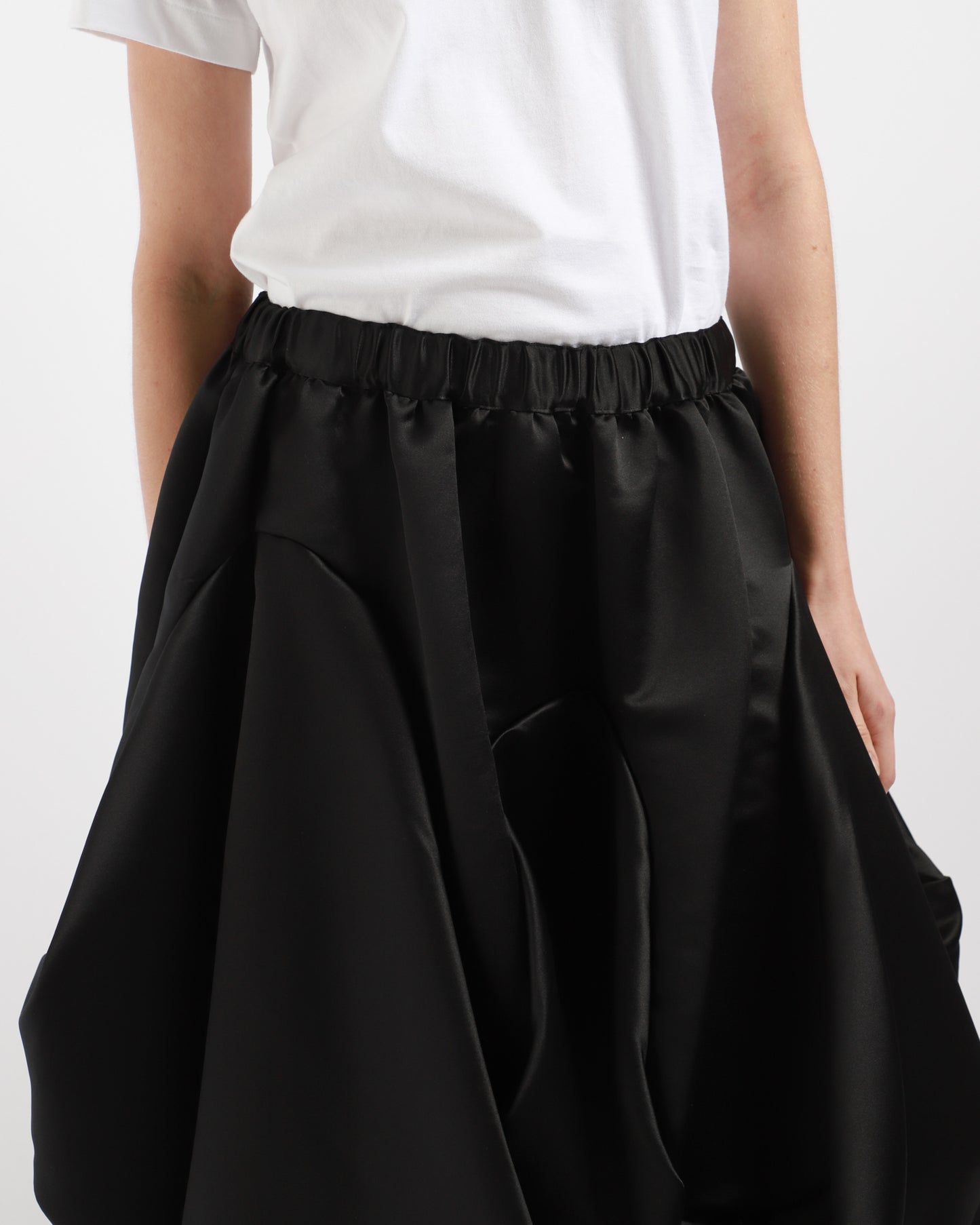 Curve Seam Skirt