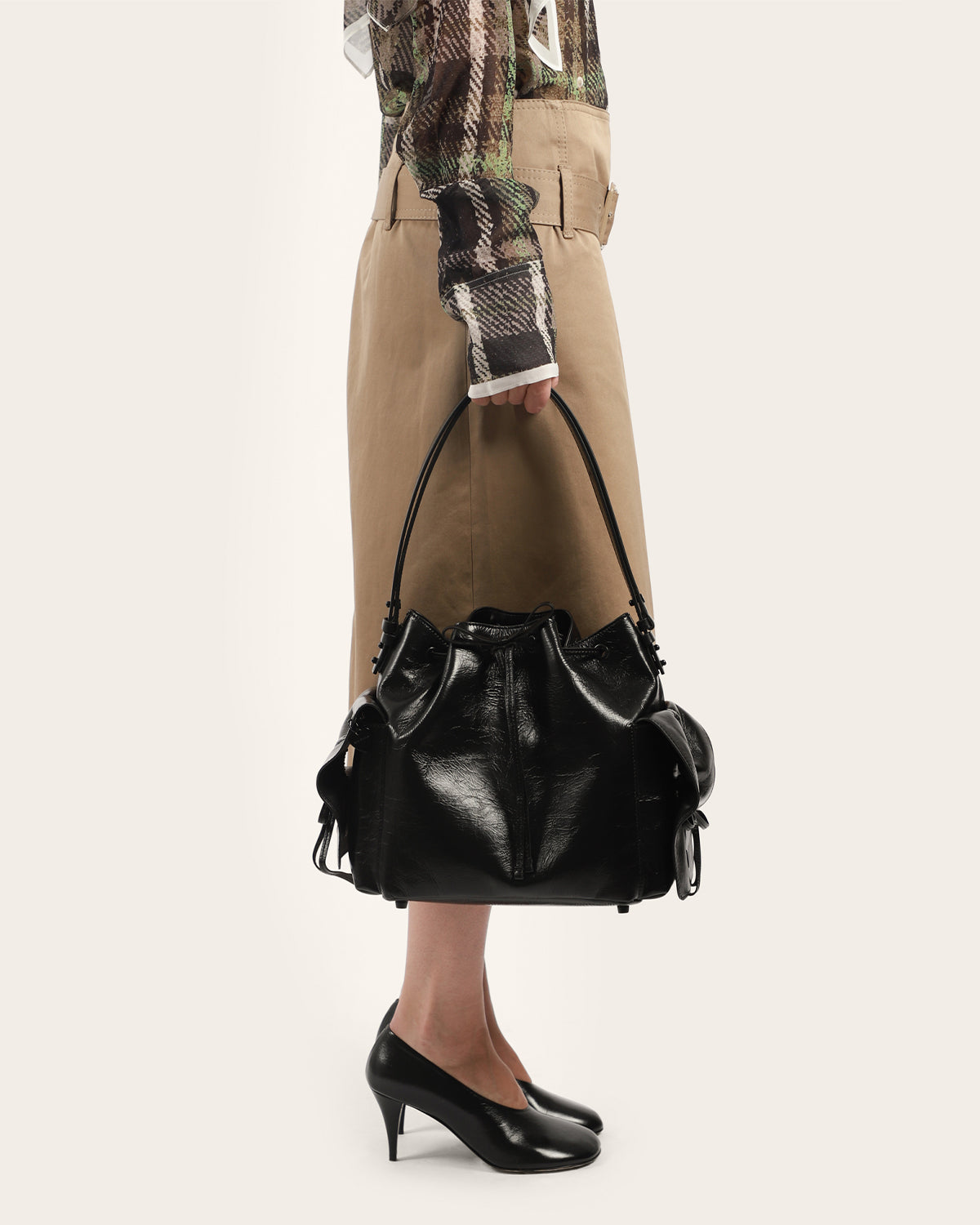 Multipocket Bucket Bag