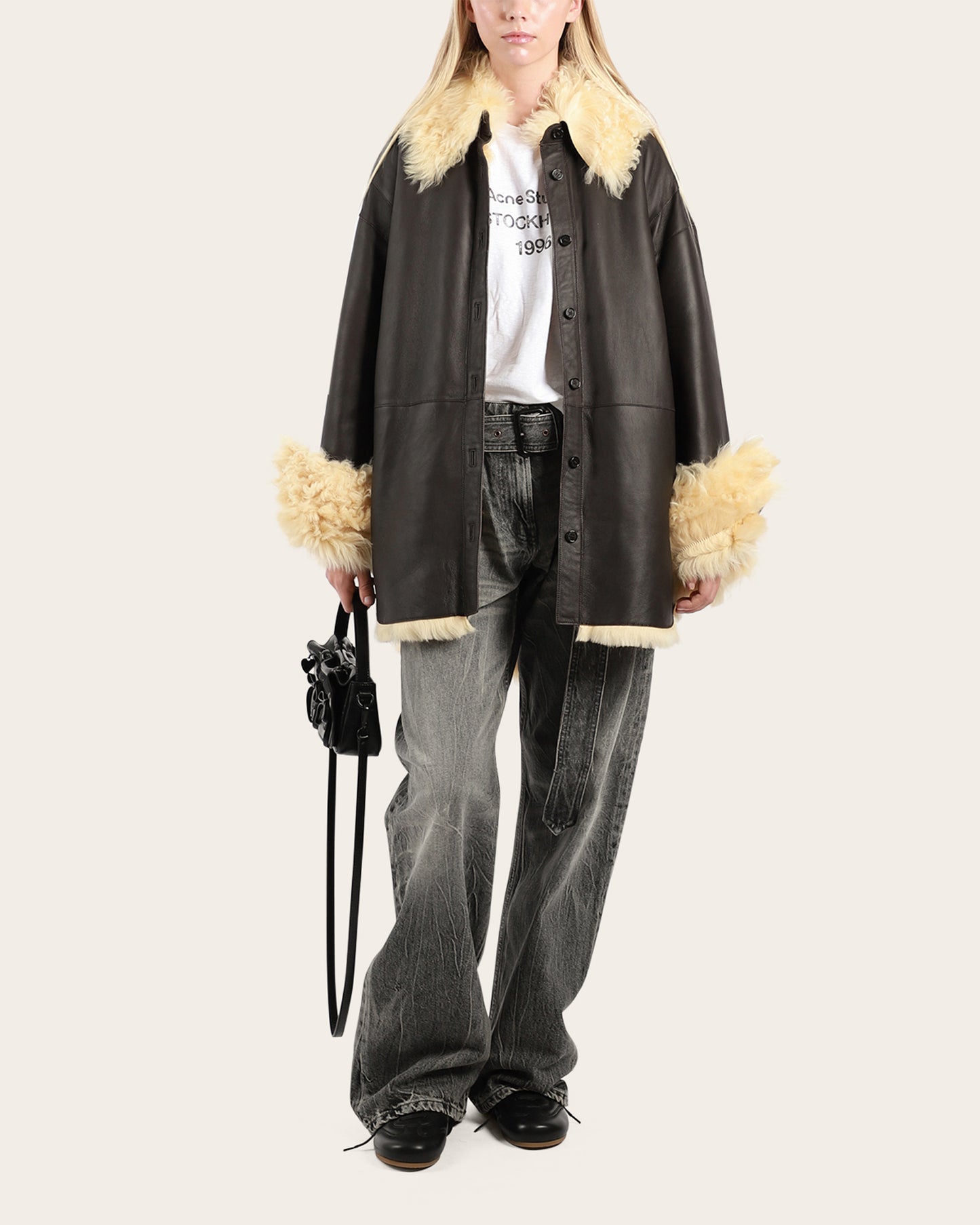 Belted Jeans - Relaxed Fit