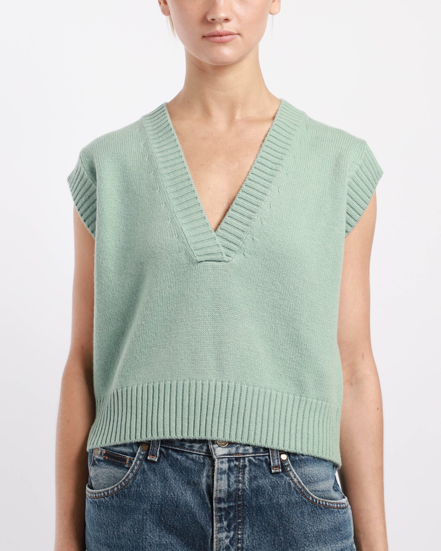 Sleeveless V-Neck Jumper