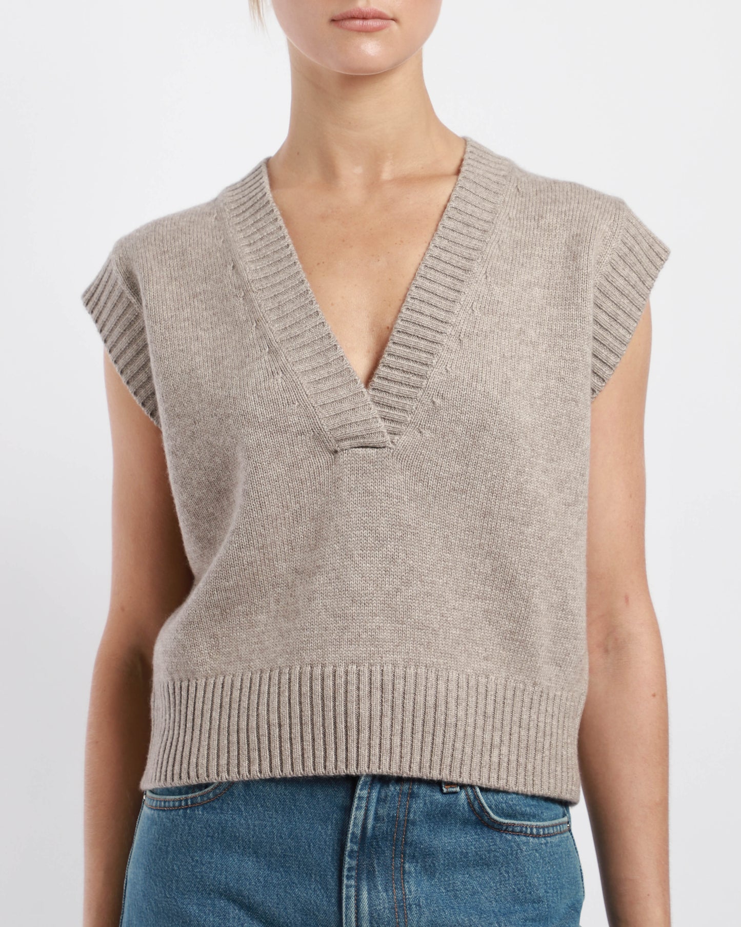 Sleeveless V-Neck Jumper