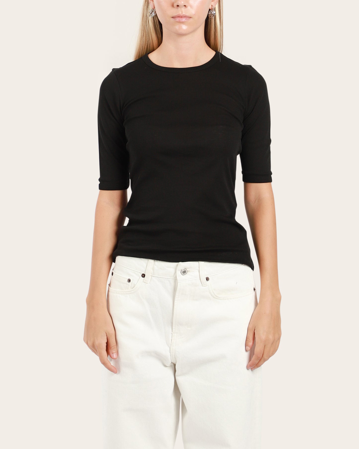 Anna Tee
