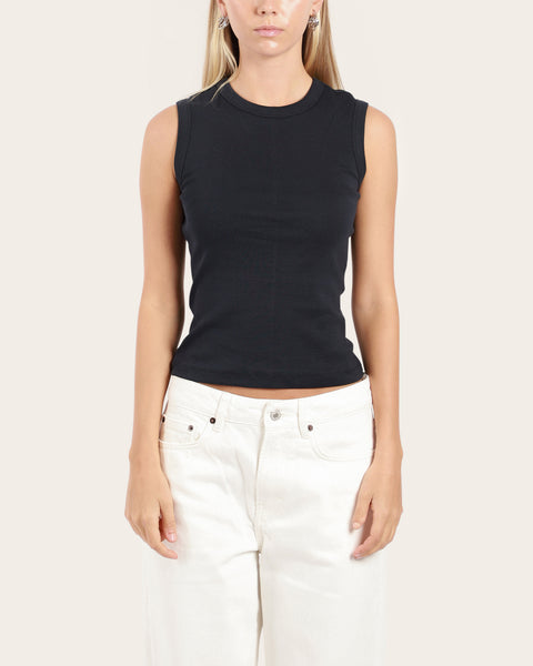 Esmé Tank