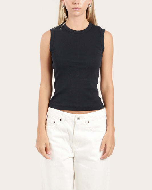 Esmé Tank