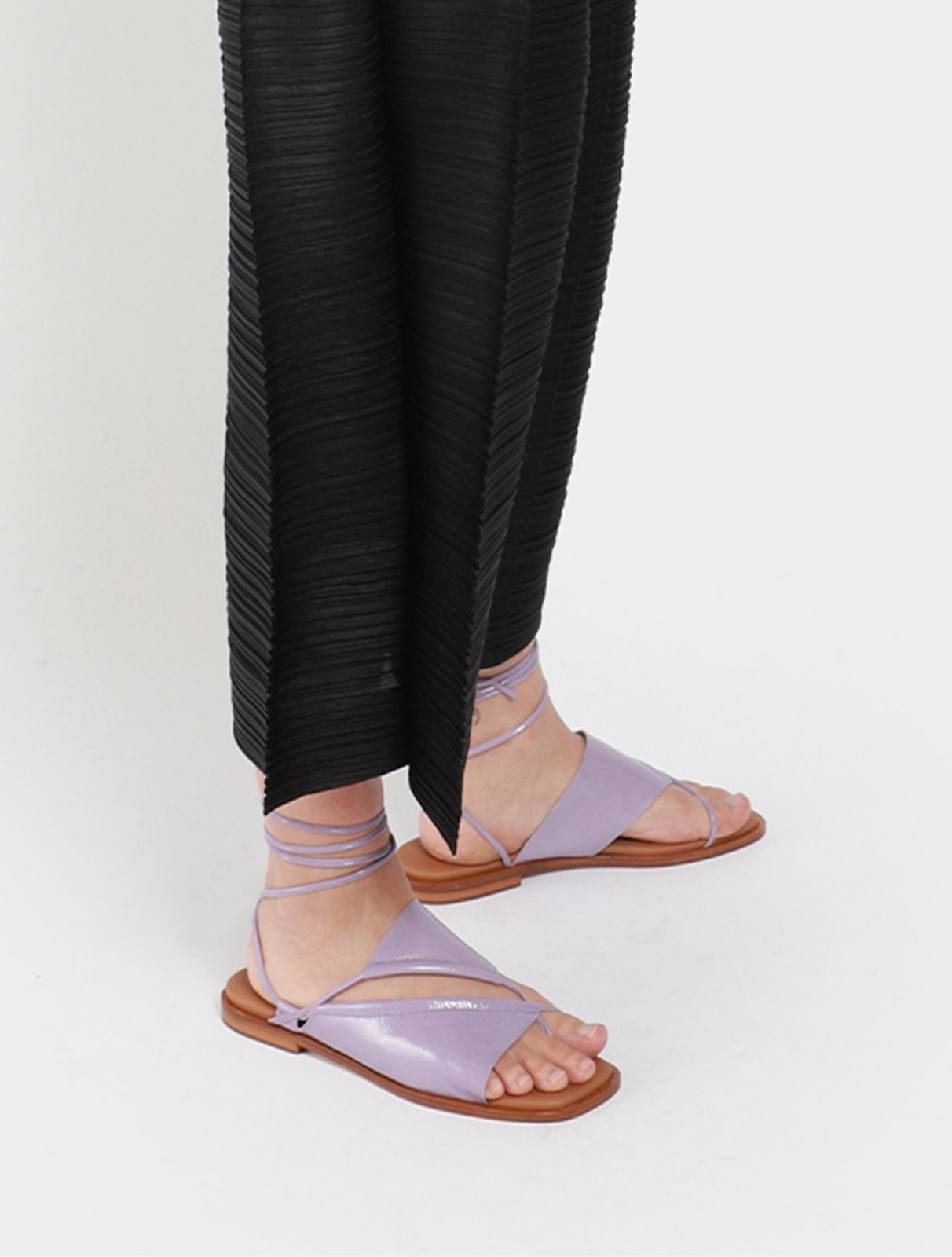 Clava Crinkled Glossy Sandals