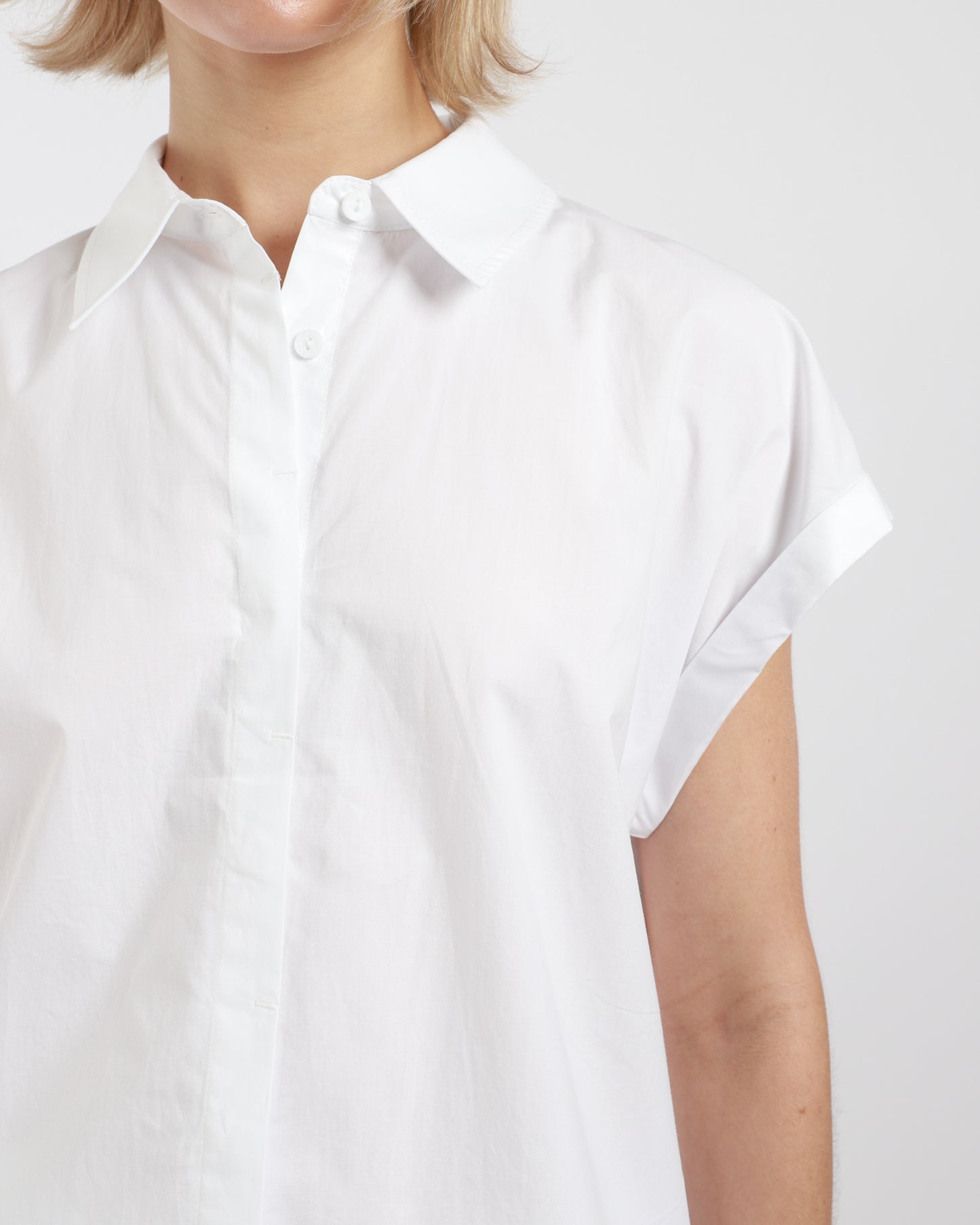 Relaxed Sleeveless Shirt