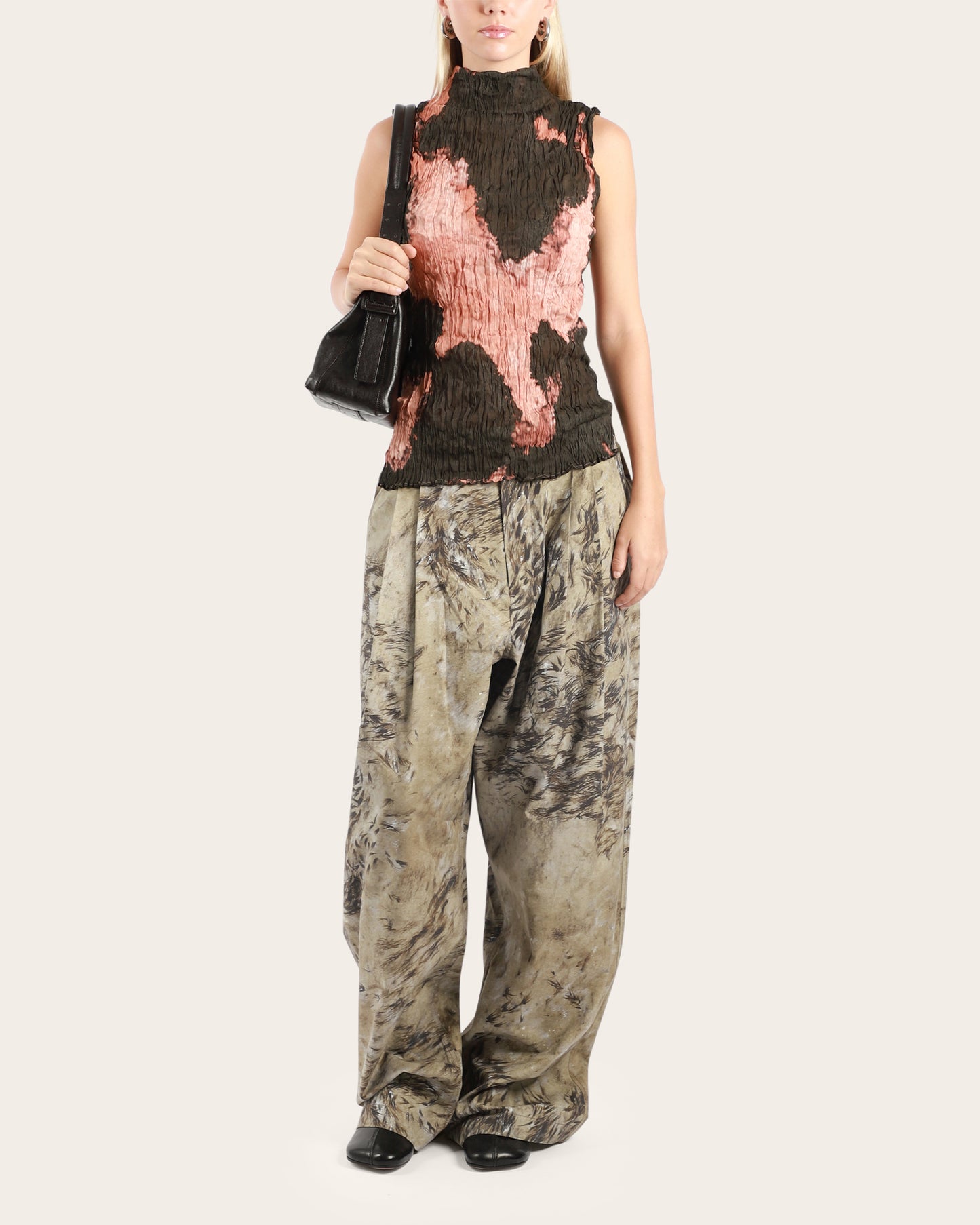 Sleeveless Turtle Neck