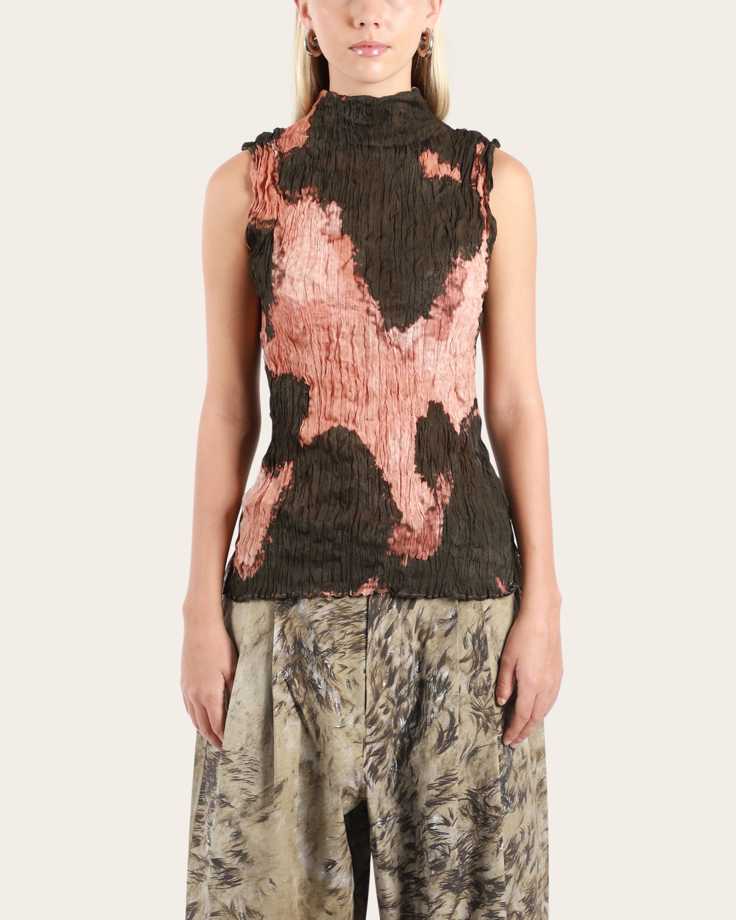 Sleeveless Turtle Neck