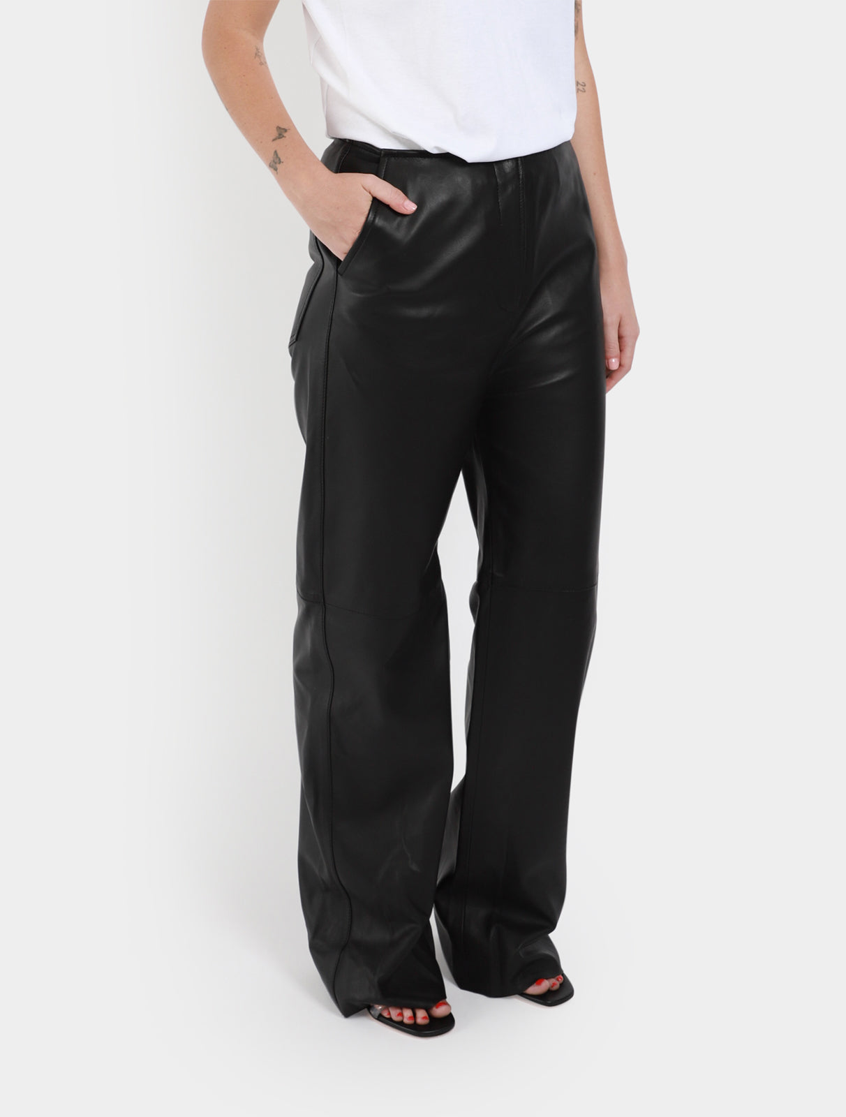 Paneled leather trousers biscuit – TOTEME