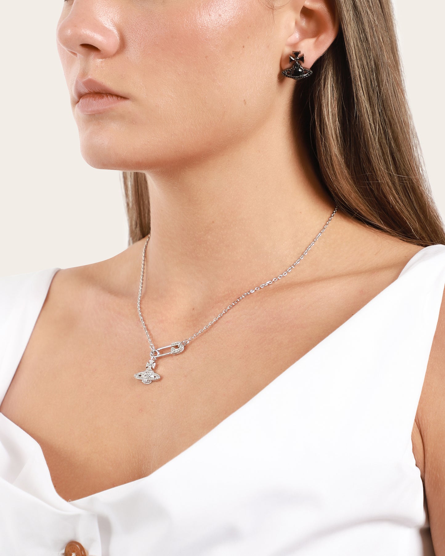 Lucrece Pendant